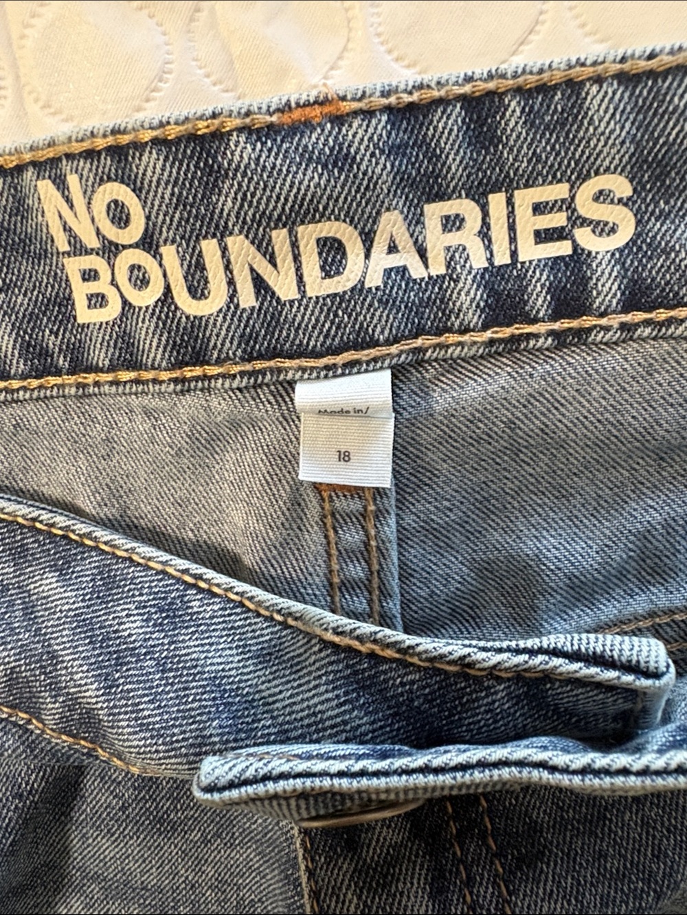 No Boundaries Medium Blue Wide Leg Jeans with Star Stitch - Picture 4 of 7